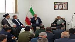  دیدار فرماندار، مدیران دستگاه‌های اجرایی و جامعه علمی شهرستان با امام جمعه سبزوار به مناسبت هفته دولت